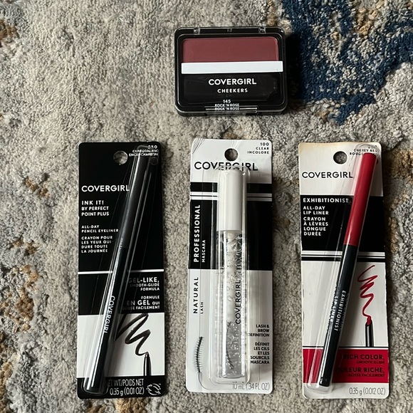 COVERGIRL Other - NWT Covergirl Makeup Bundle